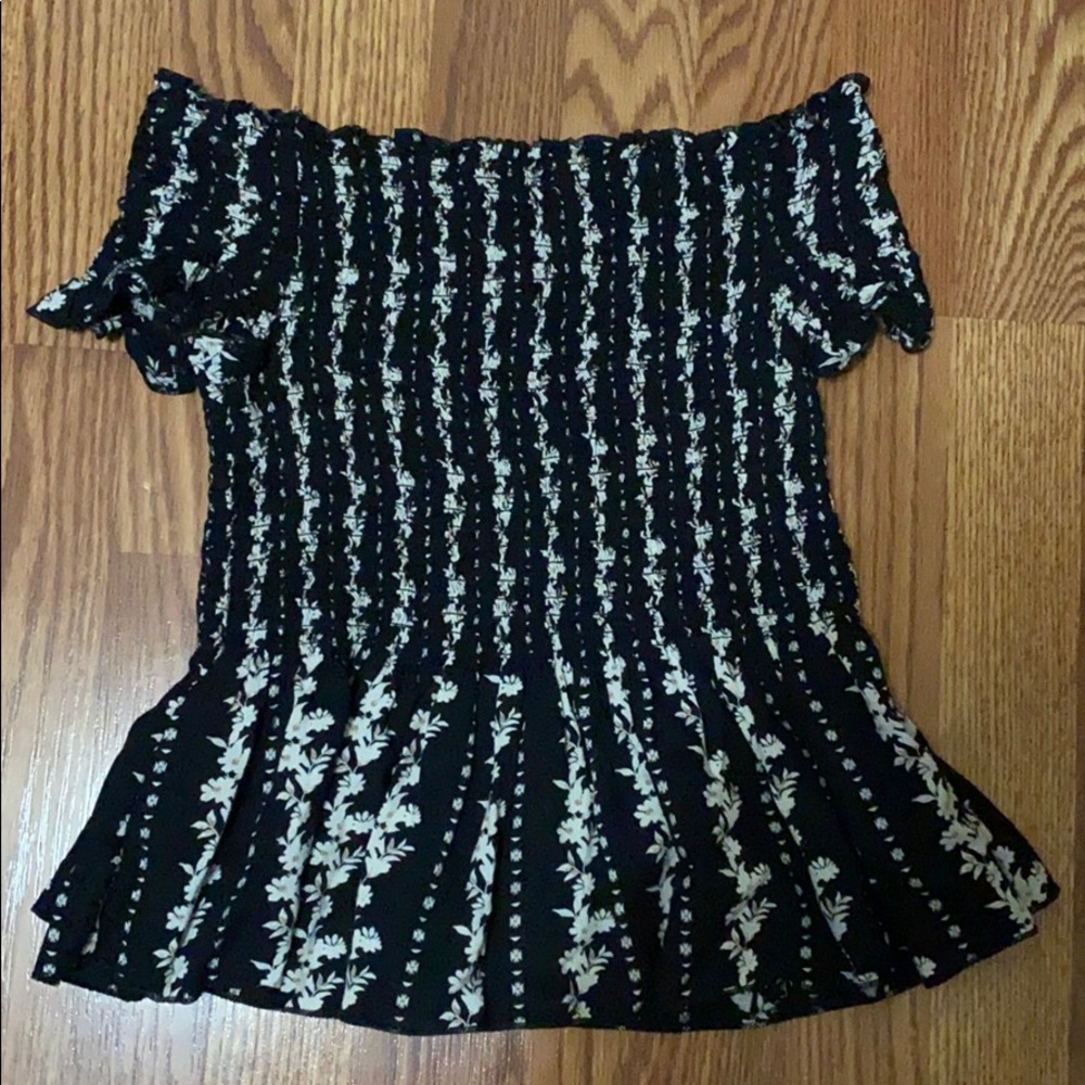 OFF THE SHOULDER FLORAL TOP